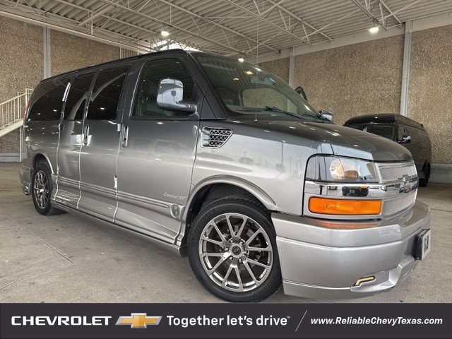 2014 Chevrolet Express Passenger LS's photo