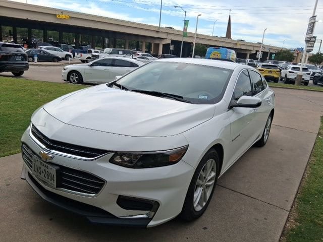 Used 2018 Chevrolet Malibu 1LT with VIN 1G1ZD5ST9JF255933 for sale in Richardson, TX