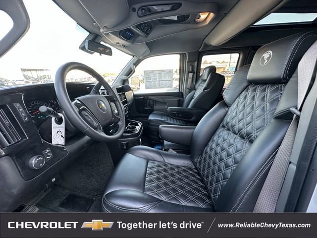 2025 Chevrolet Express Cargo Work Van - Photo 28