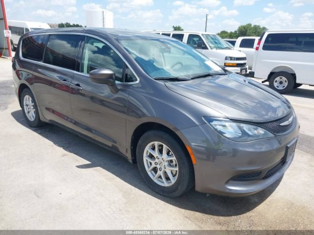 2022 Chrysler Voyager