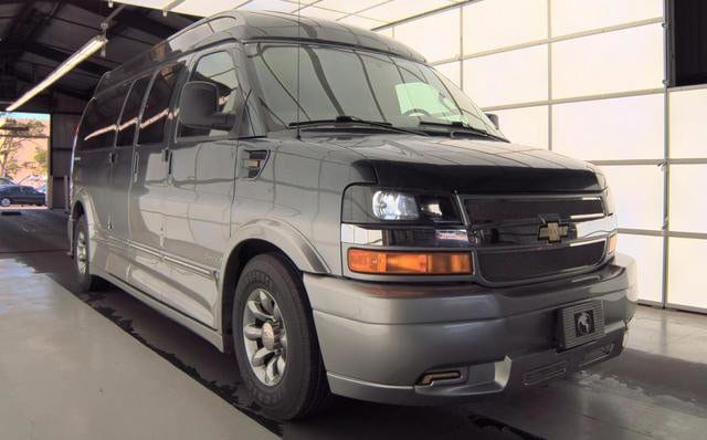 2016 Chevrolet Express's photo