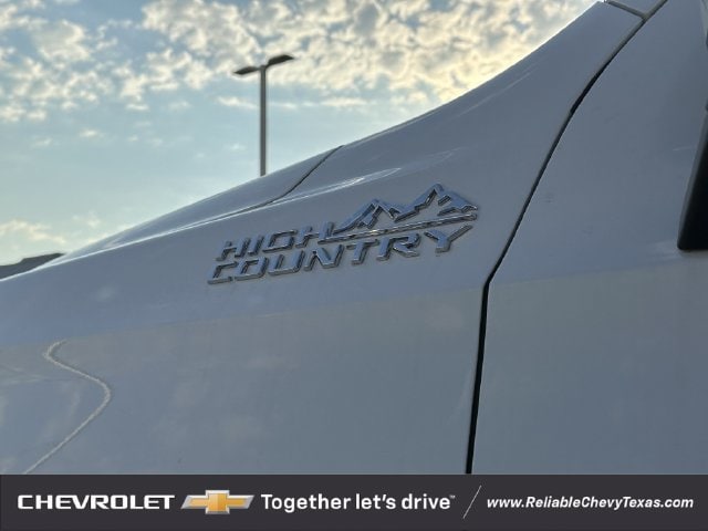 2026 Chevrolet Suburban High Country - Photo 11