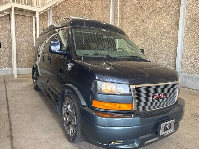 2022 GMC Savana 2500's photo