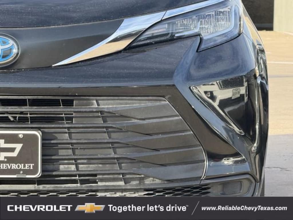 Used 2021 Toyota Sienna LE Van