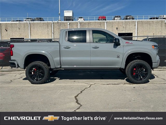 2025 Chevrolet Silverado 1500 RST photo 3