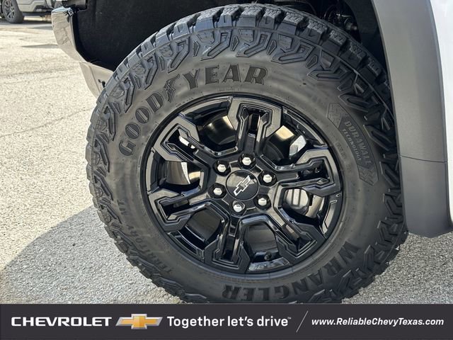 2026 Chevrolet Silverado 1500 ZR2 - Photo 10