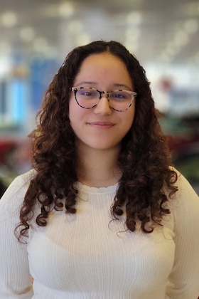Staff member Victoria Nevarez from ID_59e124fa36a9