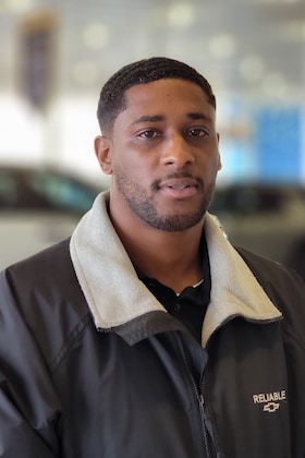 Staff member Dominique Sapp from ID_59e124fa36a9