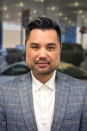 Staff member Jason Gonong from ID_4ed1b15f86c0