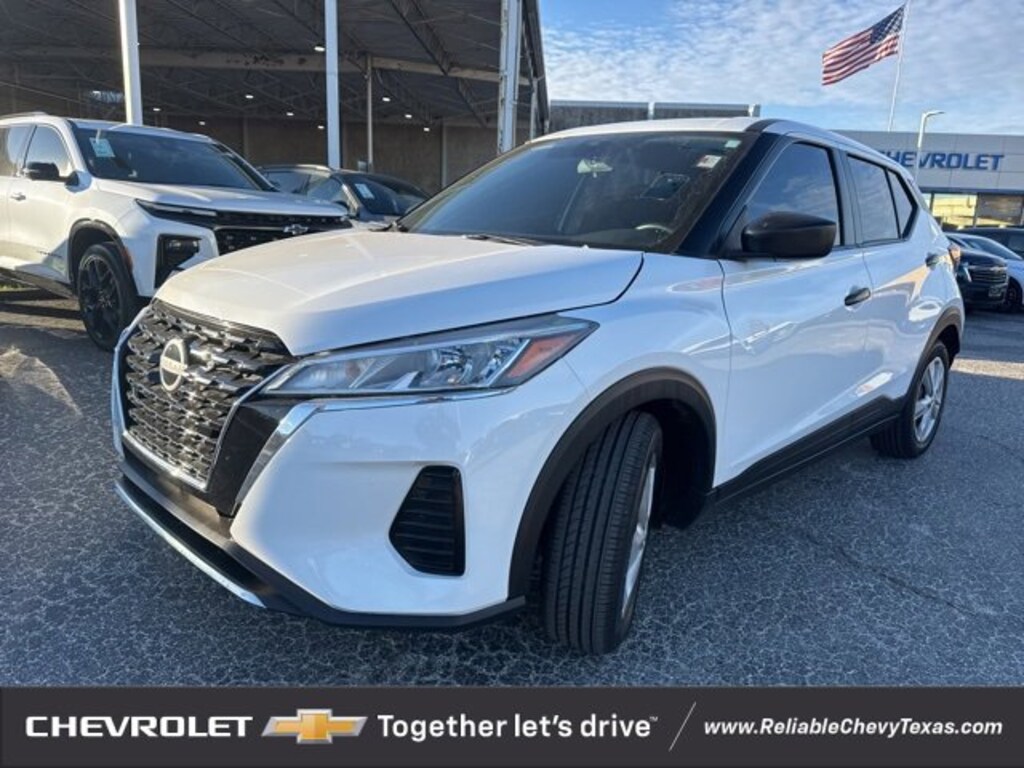 Used 2023 Nissan Kicks S Xtronic CVT SUV