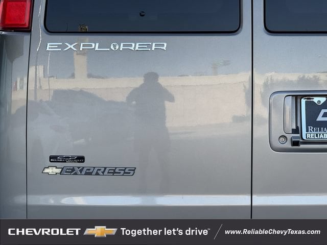 2026 Chevrolet Express Cargo Work Van - Photo 9