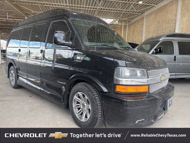 2019 Chevrolet Express Base's photo