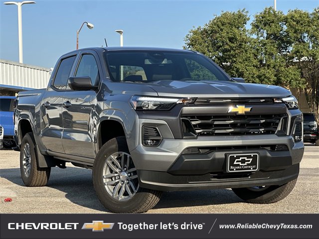 2026 Chevrolet Colorado LT photo 2