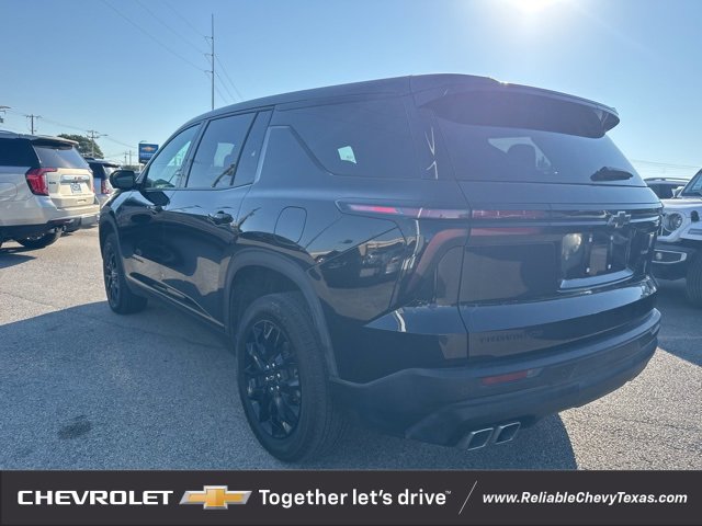 2024 Chevrolet Traverse LS photo 4