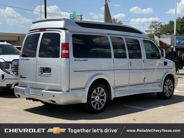 2025 Chevrolet Express Cargo Work Van - Photo 6