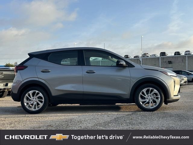 2027 Chevrolet Bolt LT - Photo 3