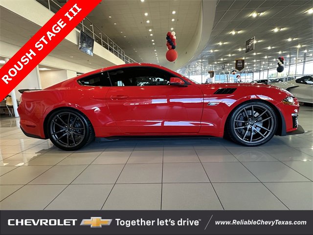 2022 Ford Mustang GT Premium photo 3