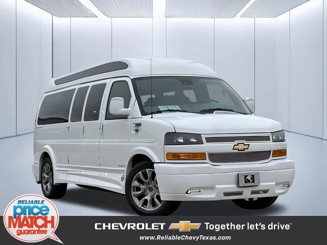 2026 Chevrolet Express 2500 Extended Work Van HD's photo