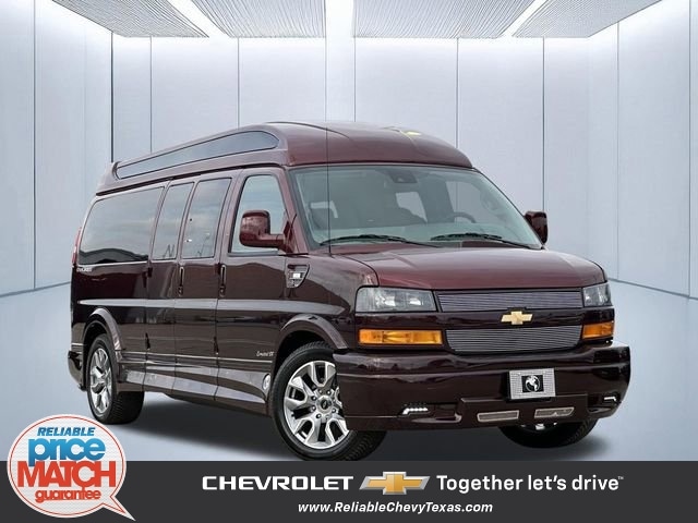 2026 Chevrolet Express 2500 Extended Work Van HD's photo