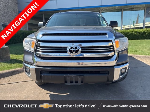 2016 Toyota Tundra SR5 photo 2