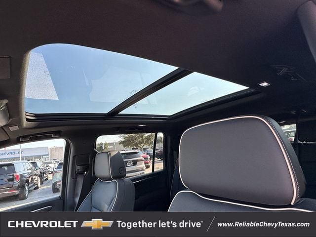 2026 Chevrolet Suburban Premier - Photo 23