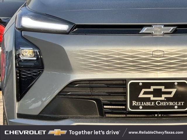 2027 Chevrolet Bolt LT - Photo 8