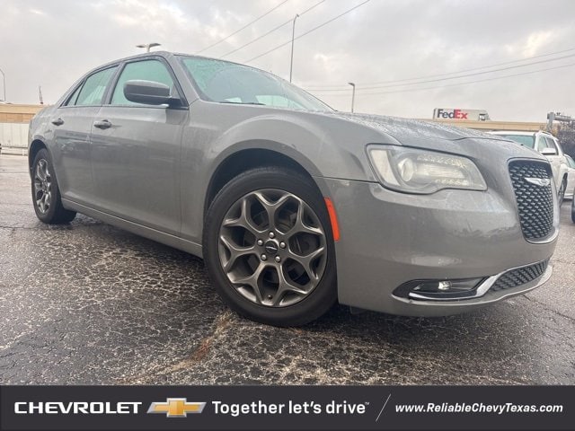 2017 Chrysler 300 S's photo