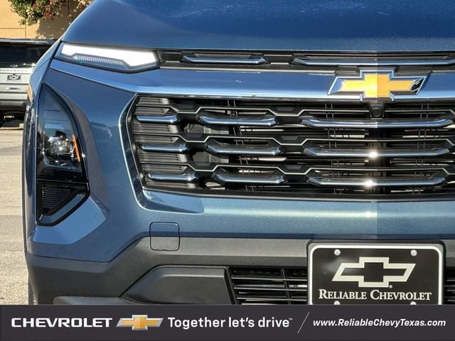 2027 Chevrolet Equinox LT - Photo 8