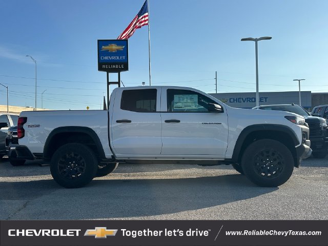 2026 Chevrolet Colorado Trail Boss - Photo 3