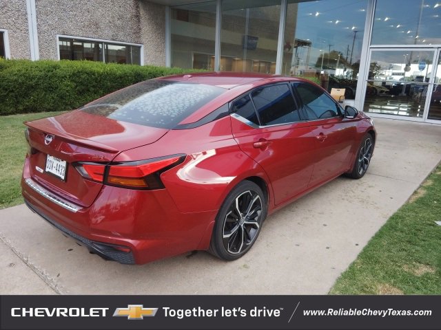 2023 Nissan Altima SR photo 3
