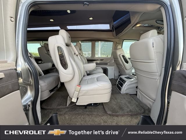 2026 Chevrolet Express Cargo Work Van - Photo 32