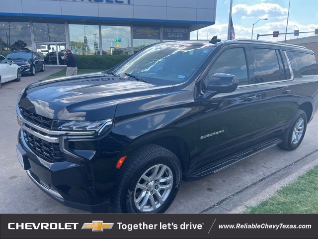2022 Chevrolet Suburban LS photo 3