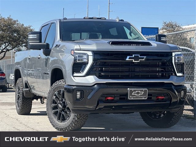 2025 Chevrolet Silverado 2500HD LTZ photo 2