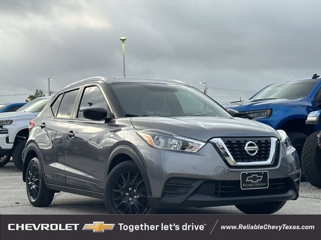 Used 2018 Nissan Kicks S with VIN 3N1CP5CU1JL517626 for sale in Richardson, TX