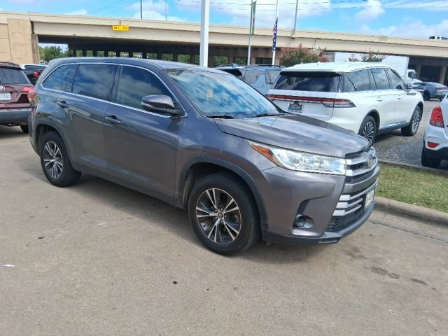 Gray 2019 Toyota Highlander SUV / Crossover Front-Wheel Drive 8-Speed Automatic