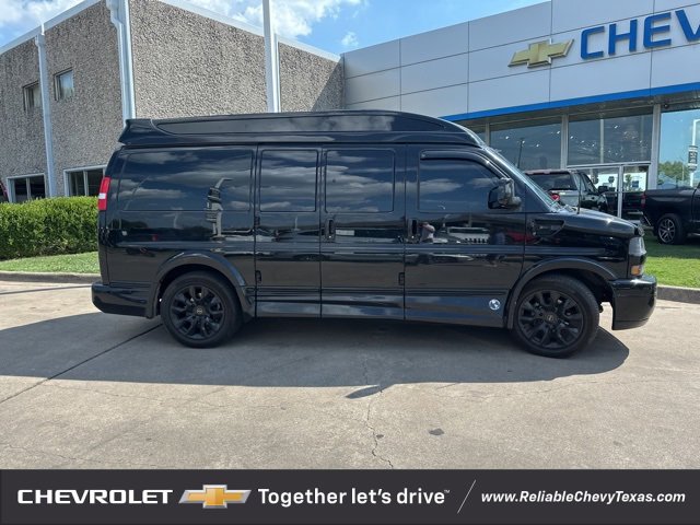 2024 Chevrolet Express 2500 Van Cargo photo 4