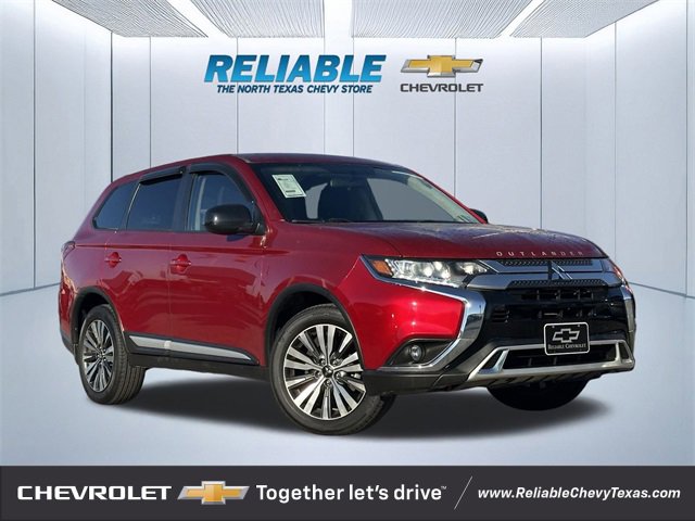 2020 Mitsubishi Outlander ES's photo