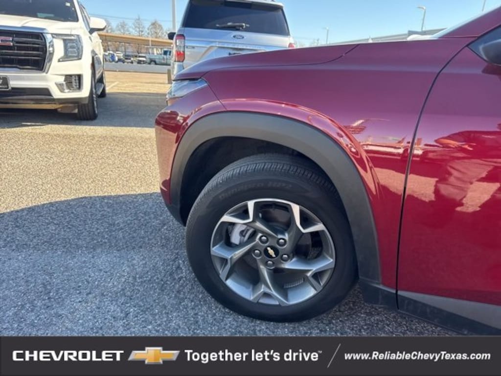 Certified 2025 Chevrolet Trax LT SUV