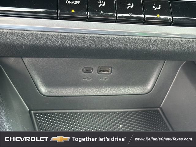 2027 Chevrolet Equinox LT - Photo 19