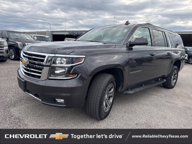 2018 Chevrolet Suburban LT photo 3