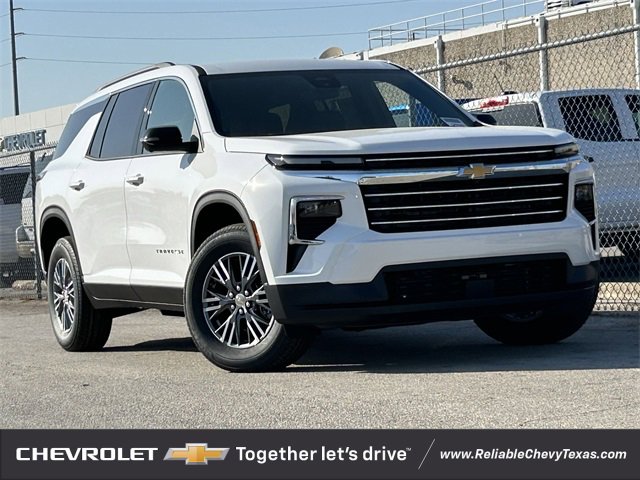 2025 Chevrolet Traverse photo 2