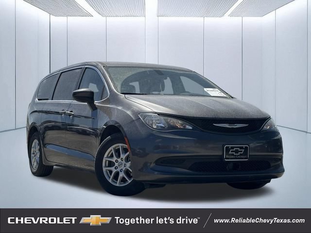 2022 Chrysler Voyager