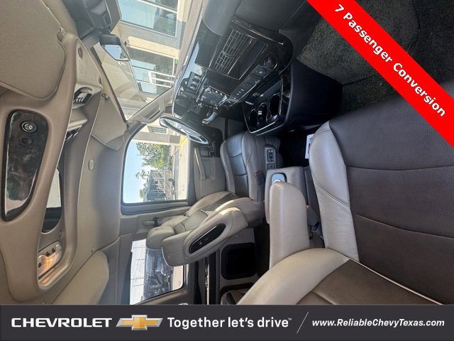 2021 Chevrolet Express Passenger 2500 photo 4