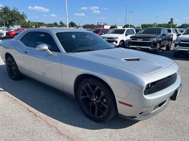 2020 Dodge Challenger SXT Auto's photo