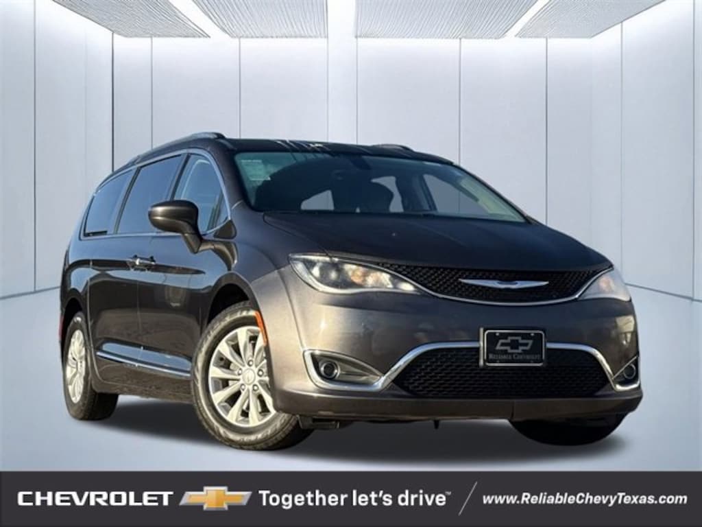 Used 2019 Chrysler Pacifica Touring L Van Passenger Van