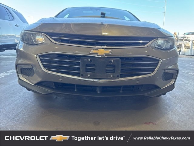 Used 2017 Chevrolet Malibu 1LT with VIN 1G1ZE5ST1HF232640 for sale in Richardson, TX