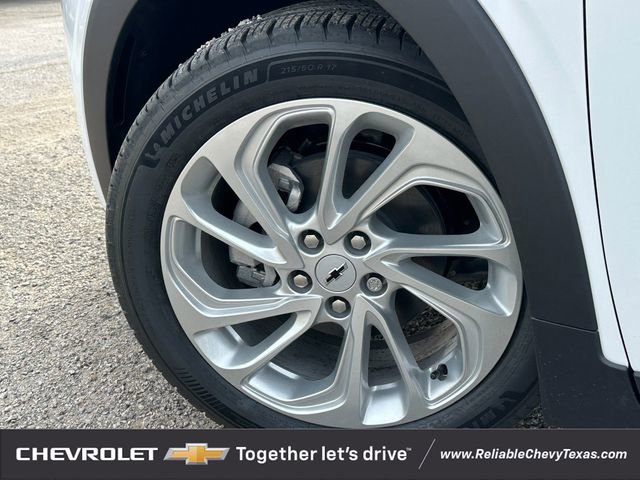 2027 Chevrolet Bolt LT - Photo 9