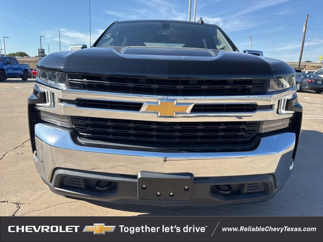 2022 Chevrolet Silverado 1500 LT photo 2