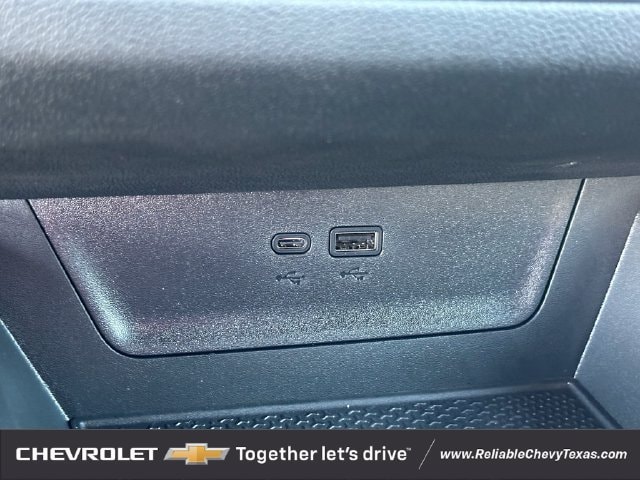 2027 Chevrolet Equinox LT - Photo 22