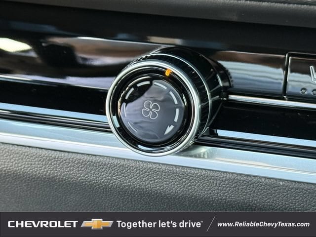 2027 Chevrolet Equinox LT - Photo 21